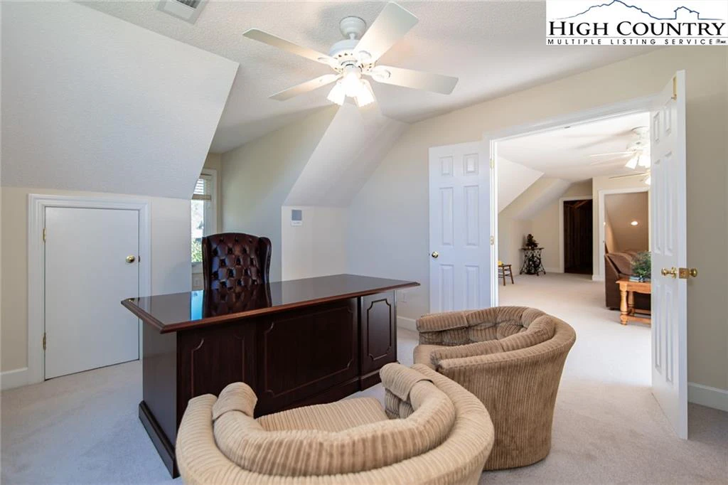 Image number 7 for the current listing