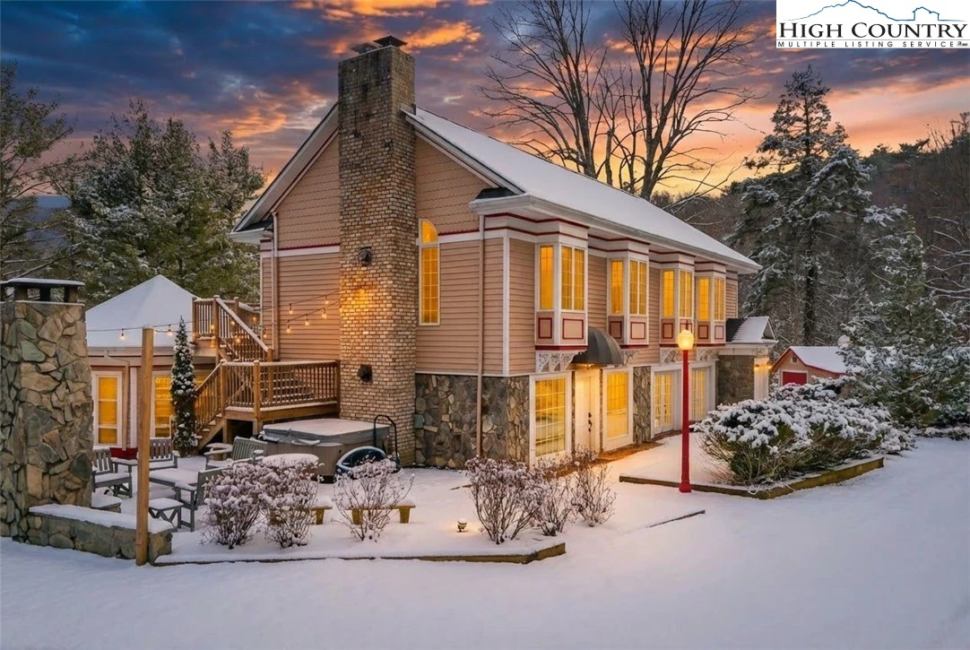 Image number 21 for the current listing