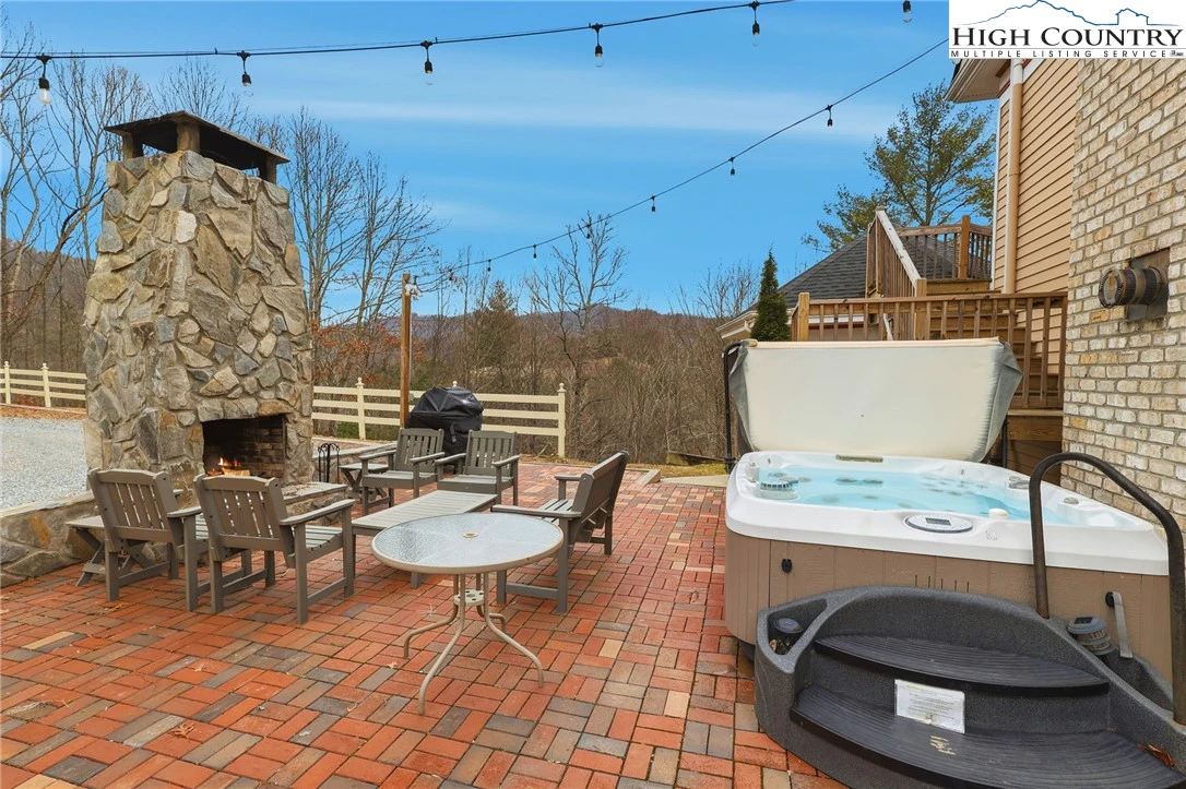 Image number 16 for the current listing
