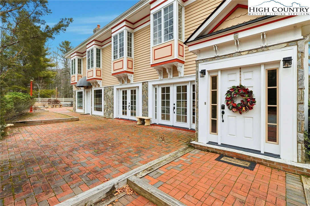 Image number 20 for the current listing