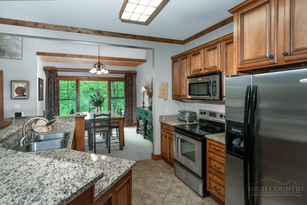 Image number 25 for the current listing