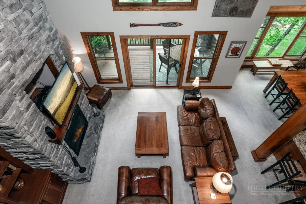 Image number 23 for the current listing