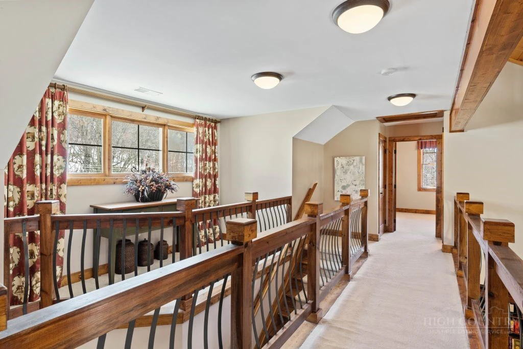 Image number 20 for the current listing