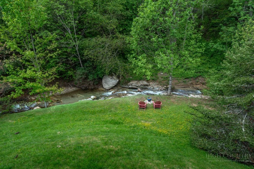 Image number 8 for the current listing