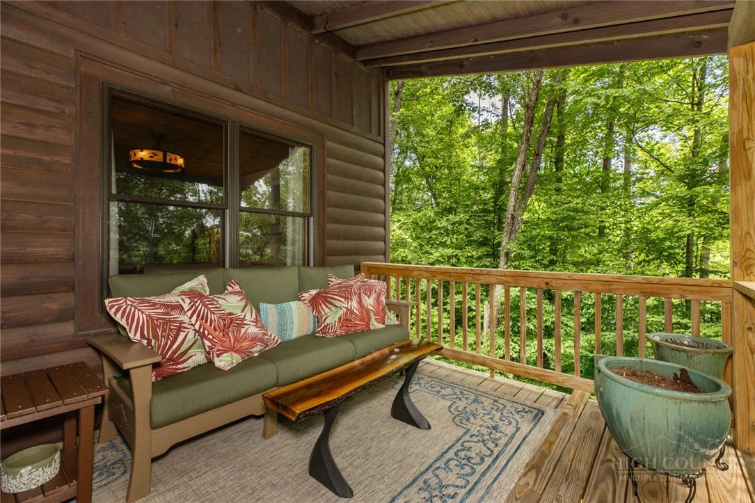 Image number 20 for the current listing