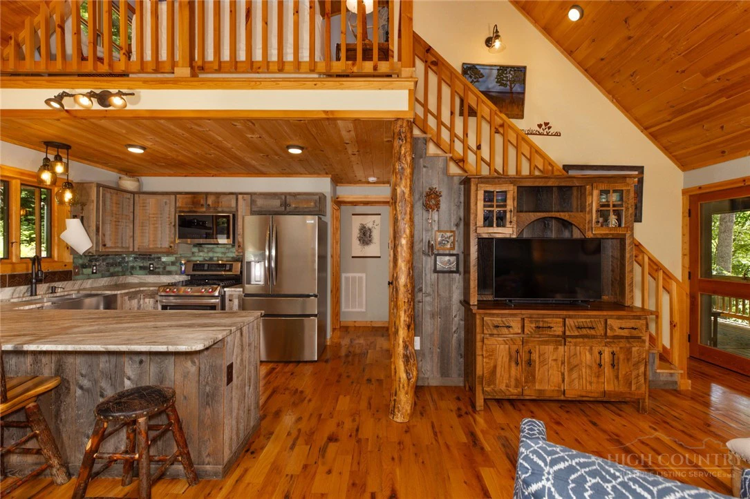 Image number 11 for the current listing
