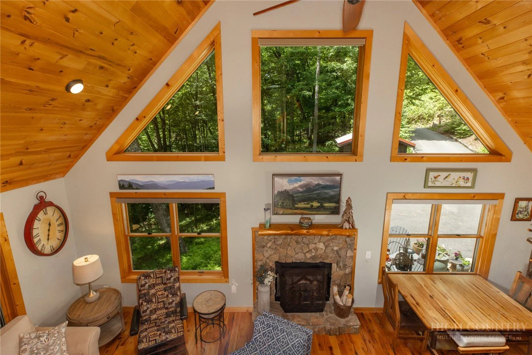 Image number 4 for the current listing