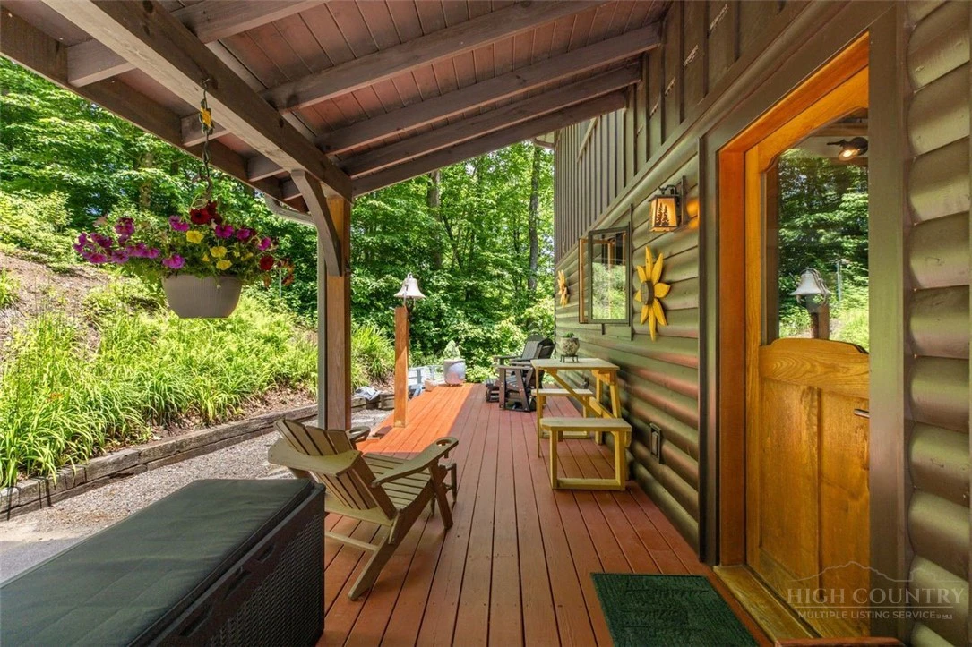 Image number 3 for the current listing