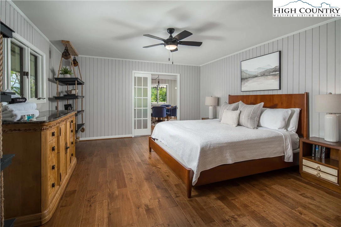 Image number 3 for the current listing