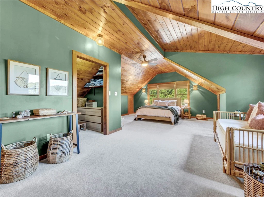 Image number 21 for the current listing