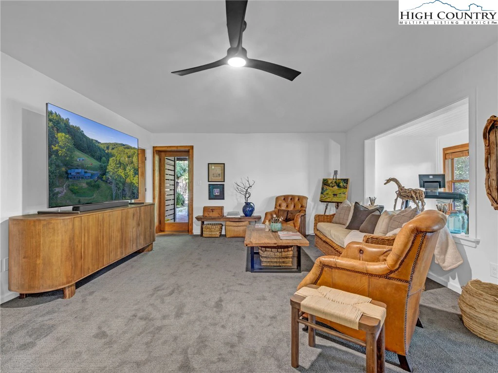 Image number 5 for the current listing