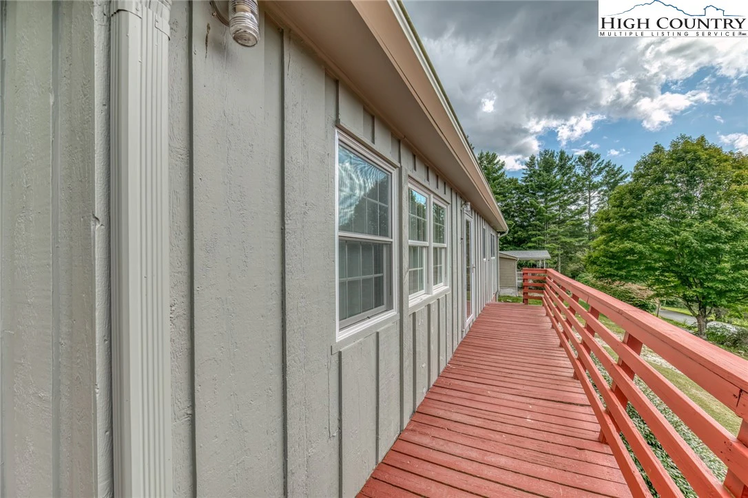 Image number 20 for the current listing