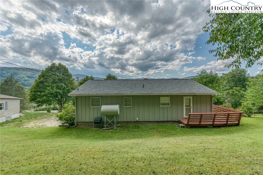 Image number 15 for the current listing