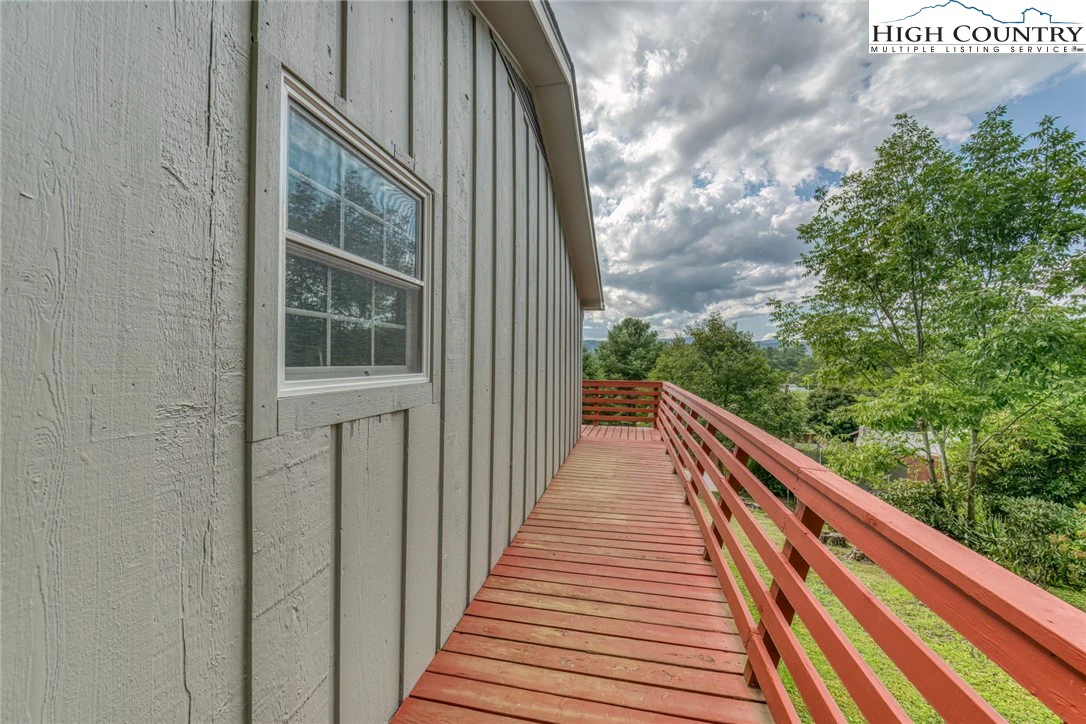 Image number 16 for the current listing