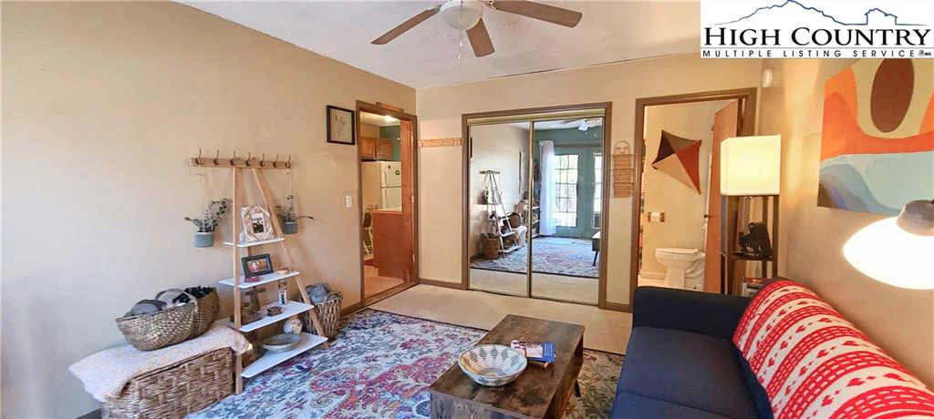 Image number 3 for the current listing
