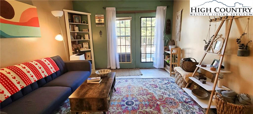 Image number 5 for the current listing