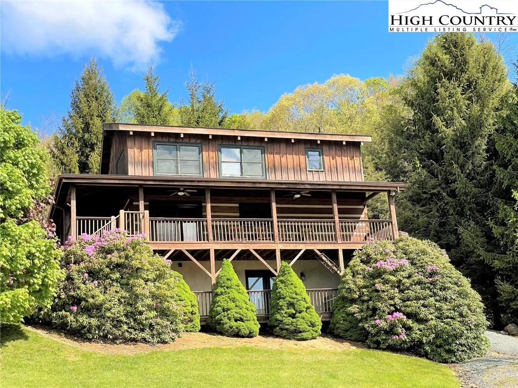 Image number 1 for the current listing