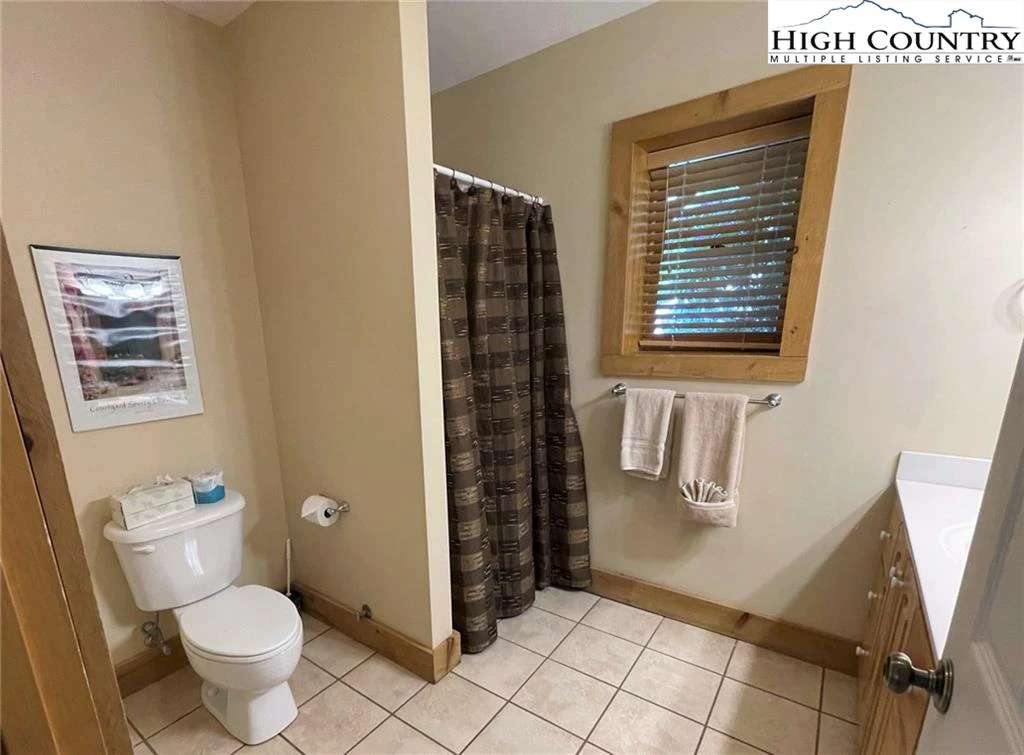 Image number 5 for the current listing