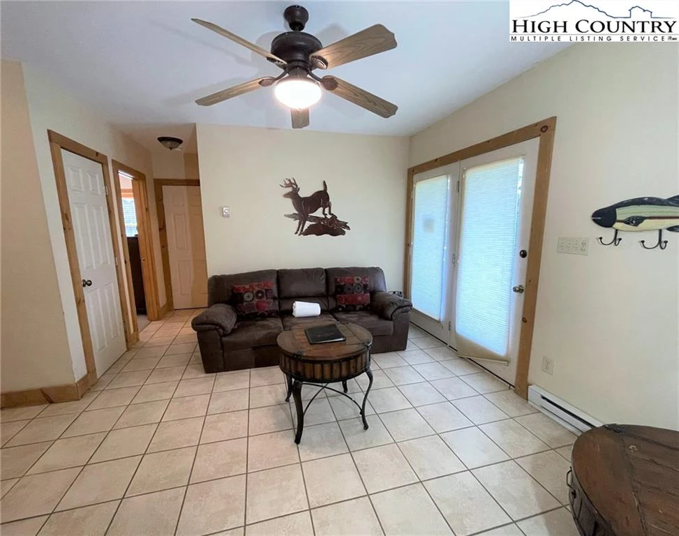 Image number 6 for the current listing