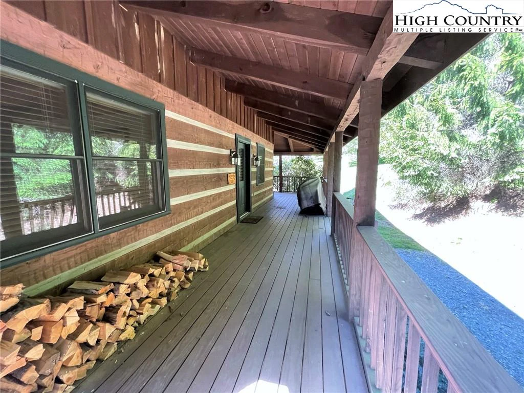 Image number 13 for the current listing