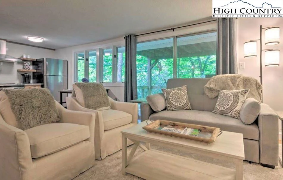 Image number 21 for the current listing