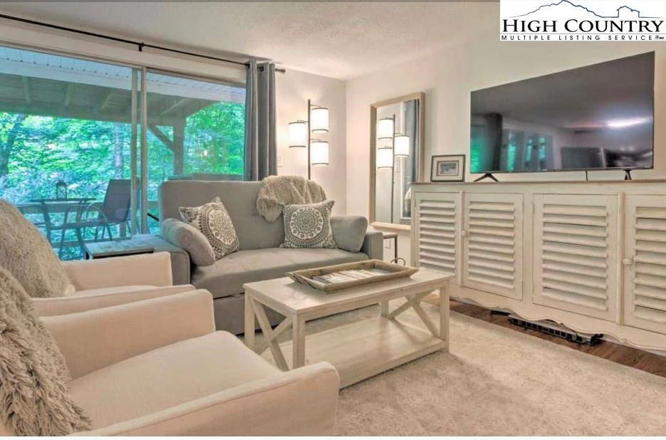 Image number 20 for the current listing