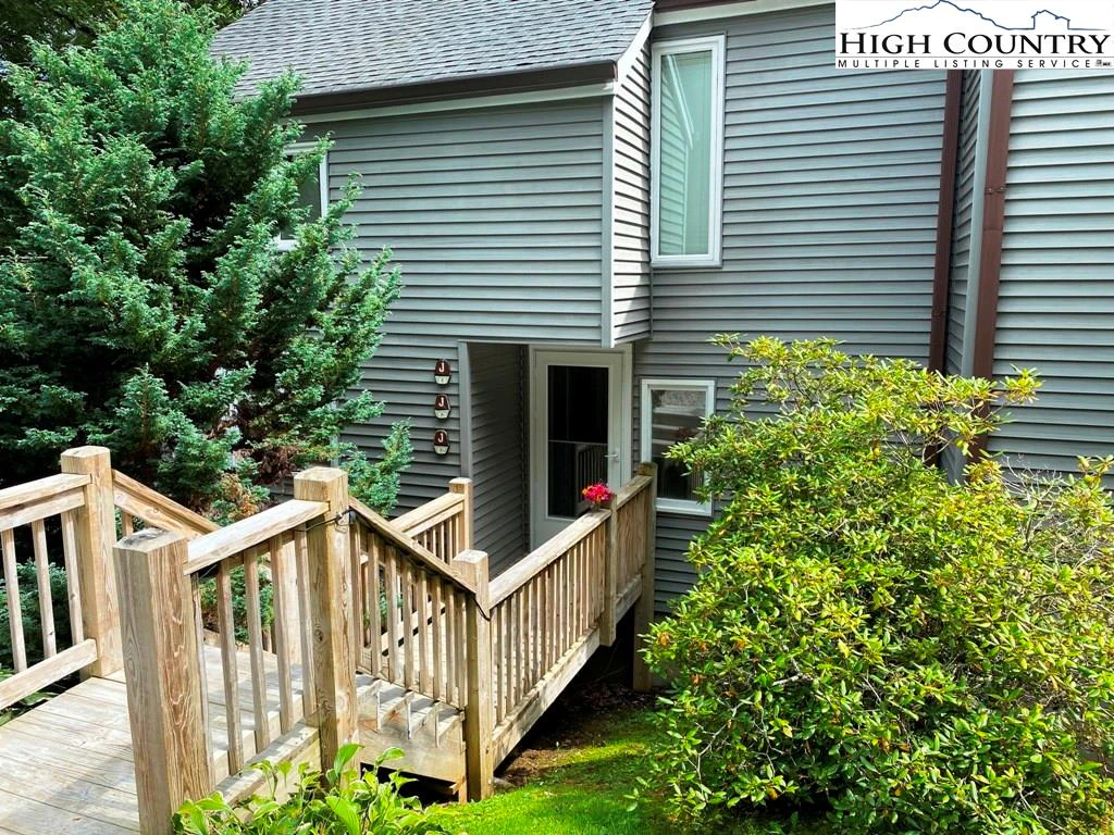 Image number 1 for the current listing