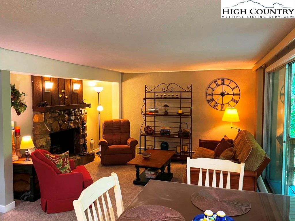 Image number 7 for the current listing