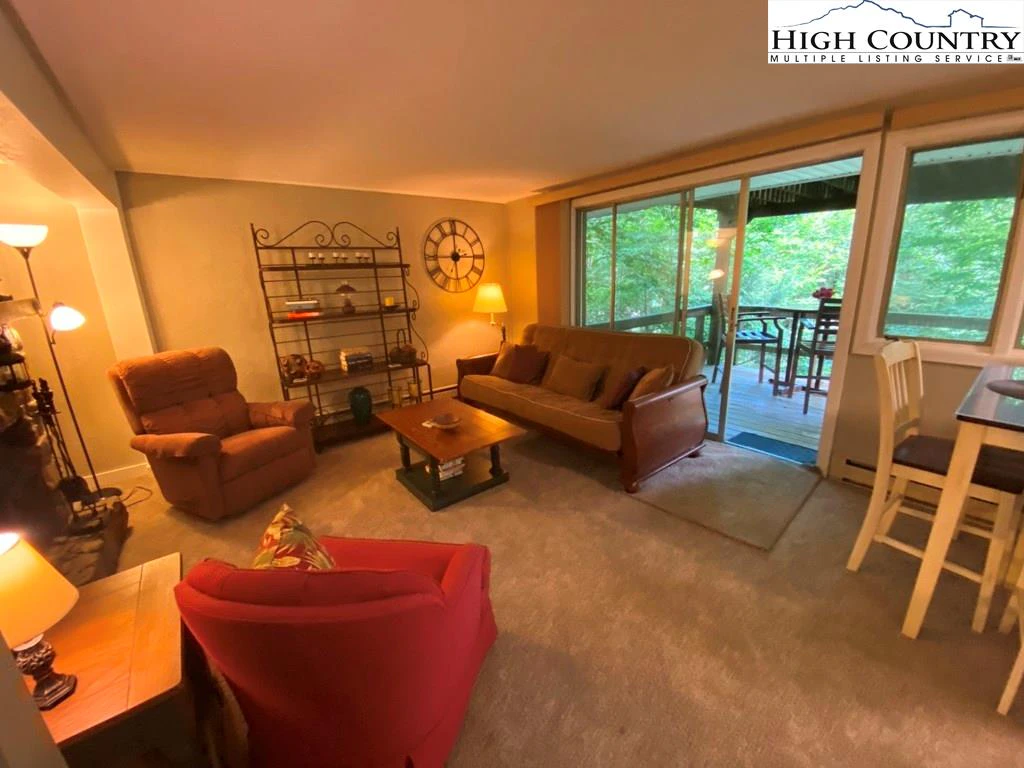 Image number 11 for the current listing