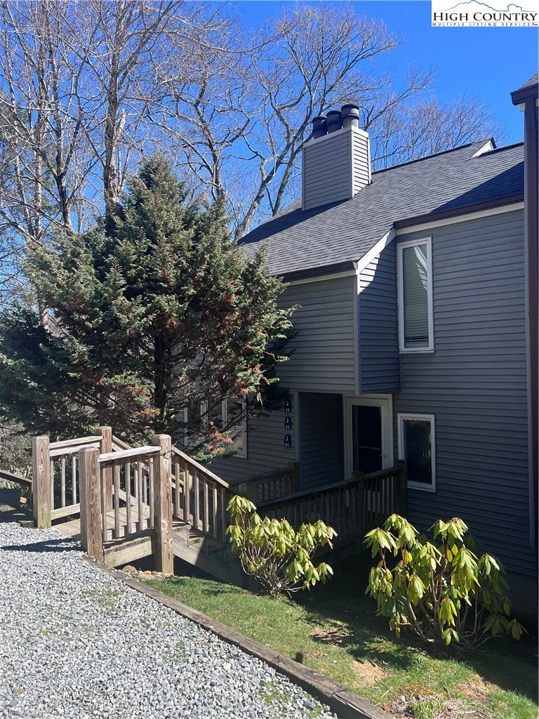 Image number 1 for the current listing