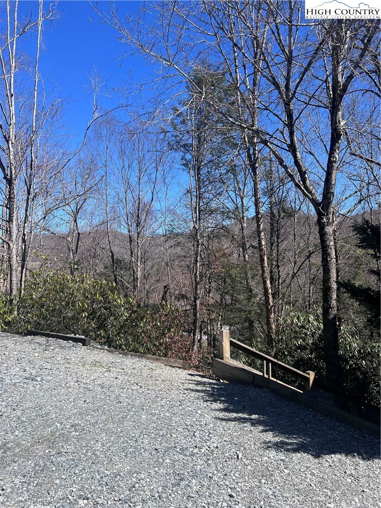 Image number 19 for the current listing