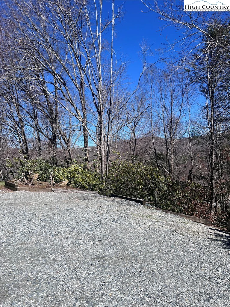 Image number 17 for the current listing