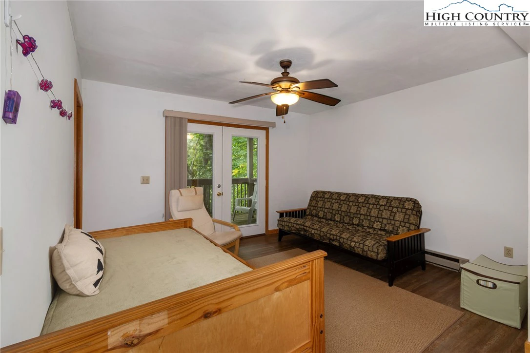 Image number 7 for the current listing