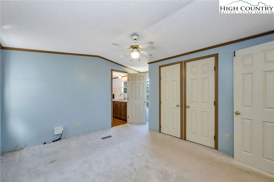 Image number 13 for the current listing