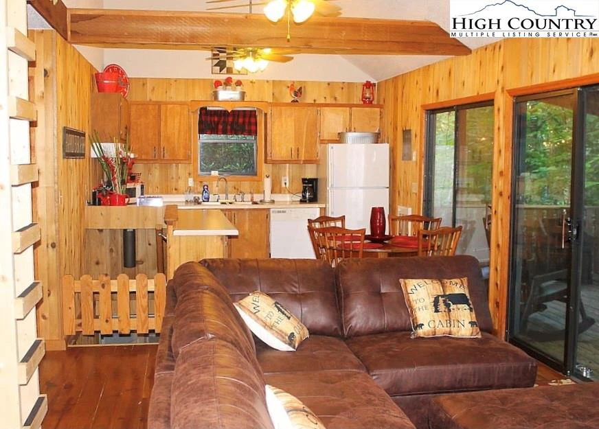 Image number 21 for the current listing