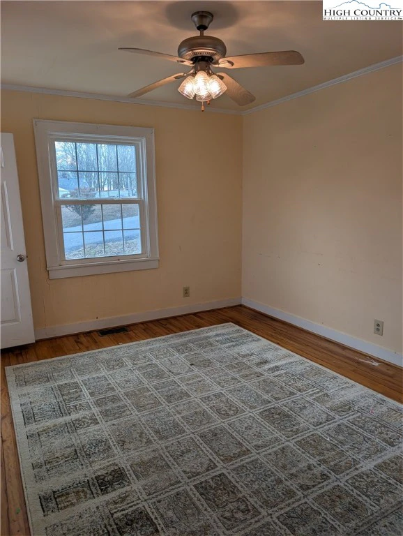 Image number 16 for the current listing