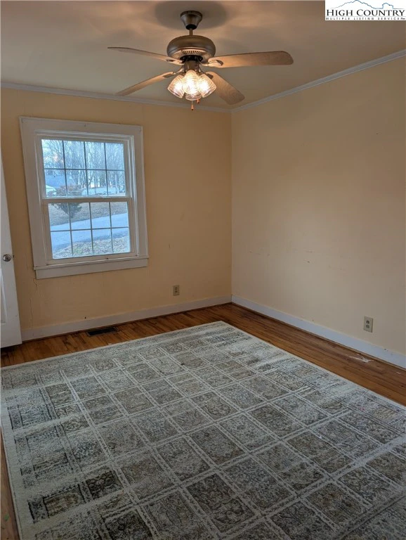 Image number 17 for the current listing