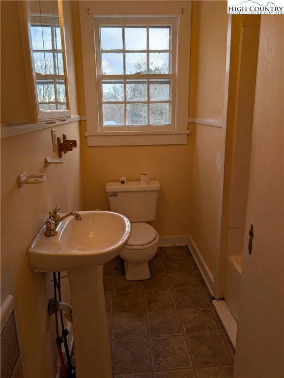 Image number 3 for the current listing