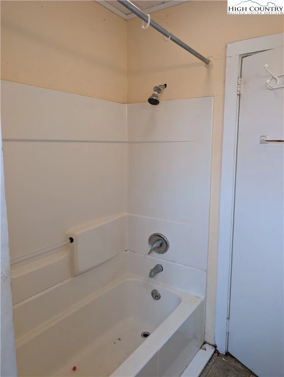 Image number 4 for the current listing