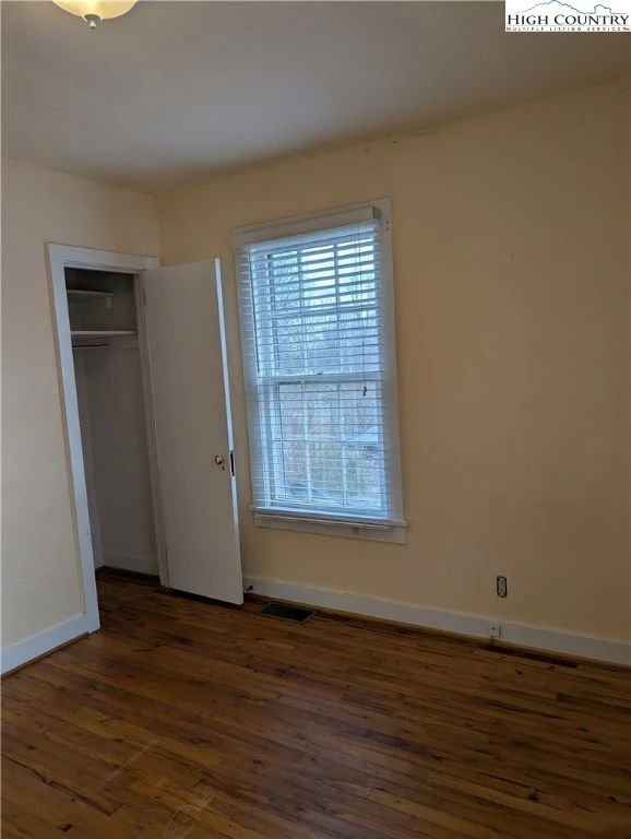 Image number 5 for the current listing