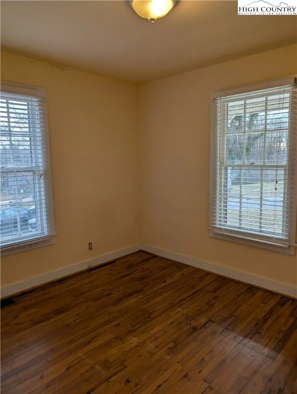 Image number 7 for the current listing