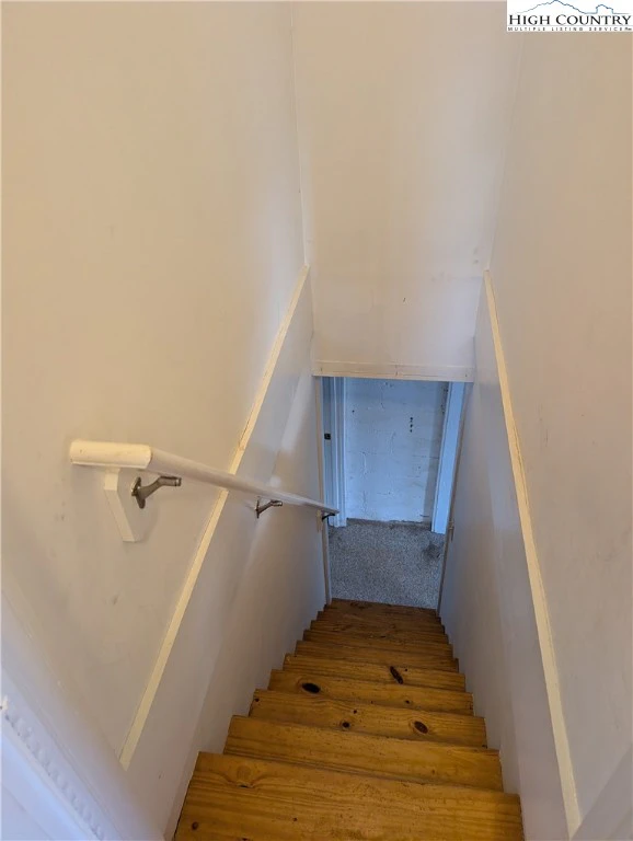 Image number 8 for the current listing