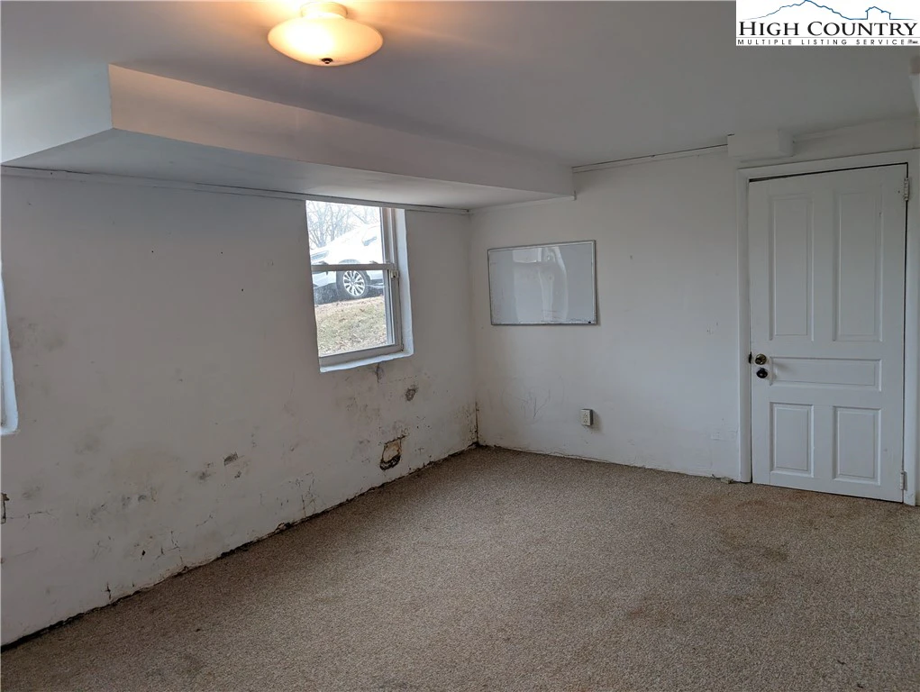 Image number 2 for the current listing