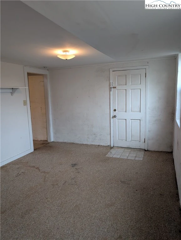Image number 11 for the current listing