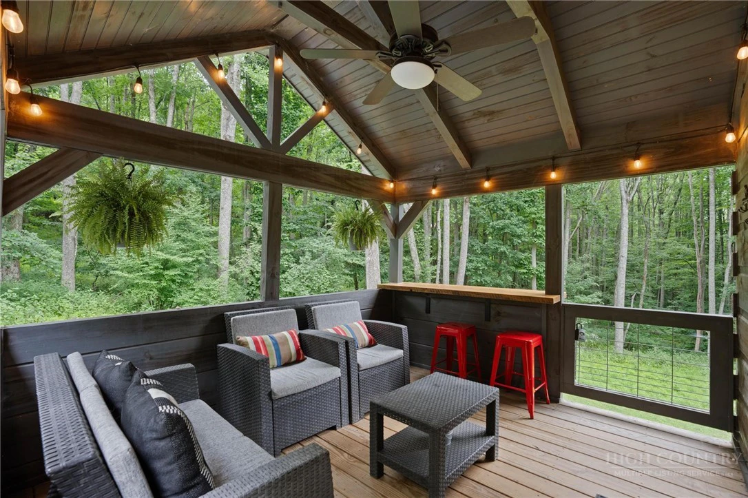 Image number 3 for the current listing