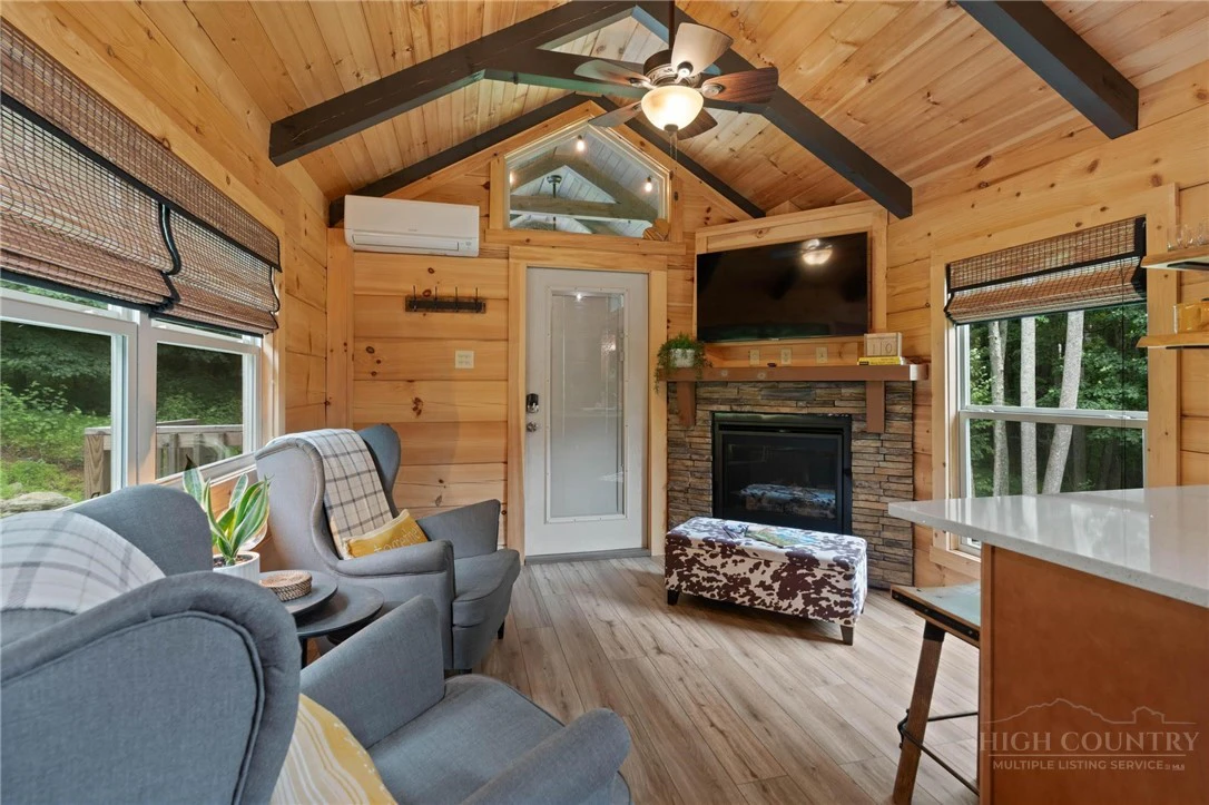 Image number 6 for the current listing