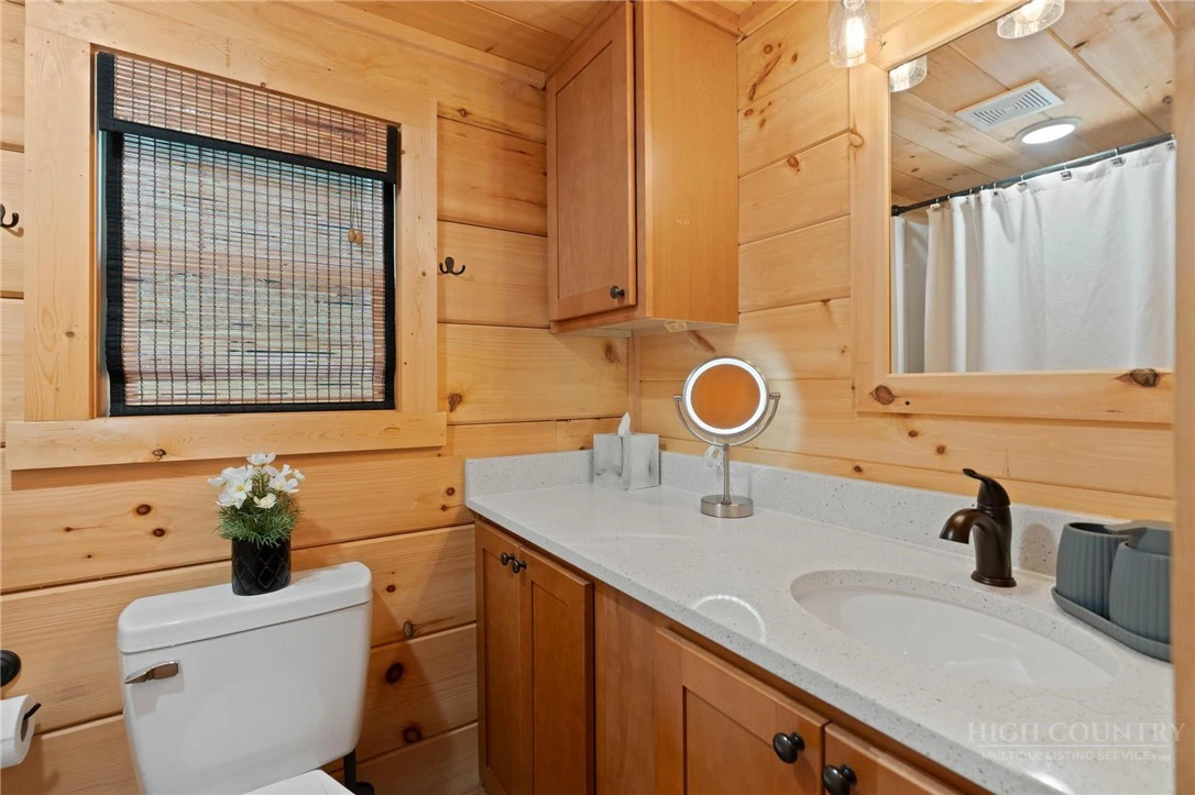 Image number 13 for the current listing