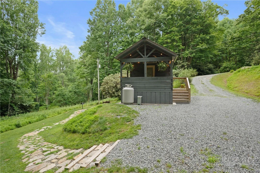 Image number 22 for the current listing