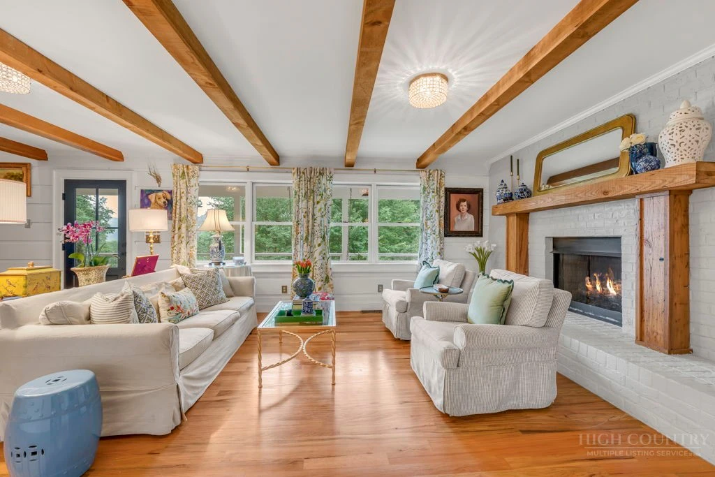 Image number 7 for the current listing