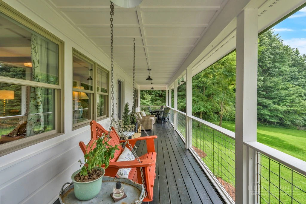 Image number 5 for the current listing
